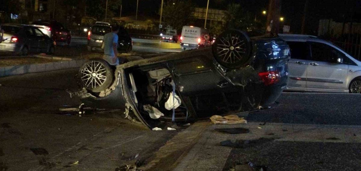 Otomobil ana yoldan yan yola savrulup takla attı; motor dışarı fırladı