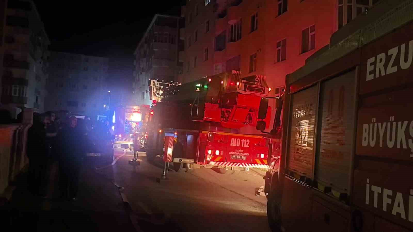 Palandöken’de 5. kattaki yangın itfaiye tarafından kontrol altına alındı