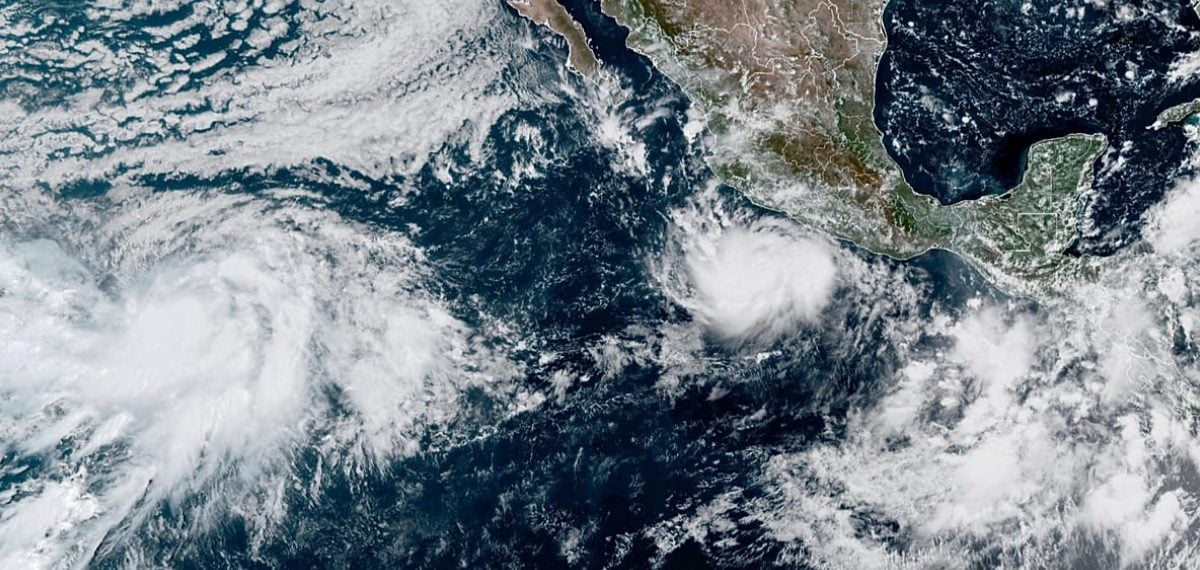 Polo makes landfall in Mexico as Category 3 hurricane, cutting power and causing floods