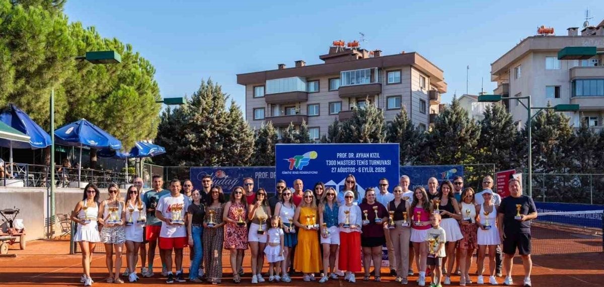 Prof. Dr. Ayhan Kızıl T300 Masters Tenis Turnuvası Bursa’da tamamlandı, 500 bin TL ödül dağıtıldı
