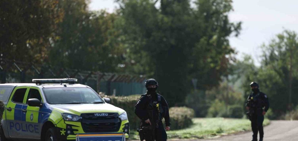 RAF Fairford yakınında gözaltı sonrası kefaletle serbest bırakılan beş kişi