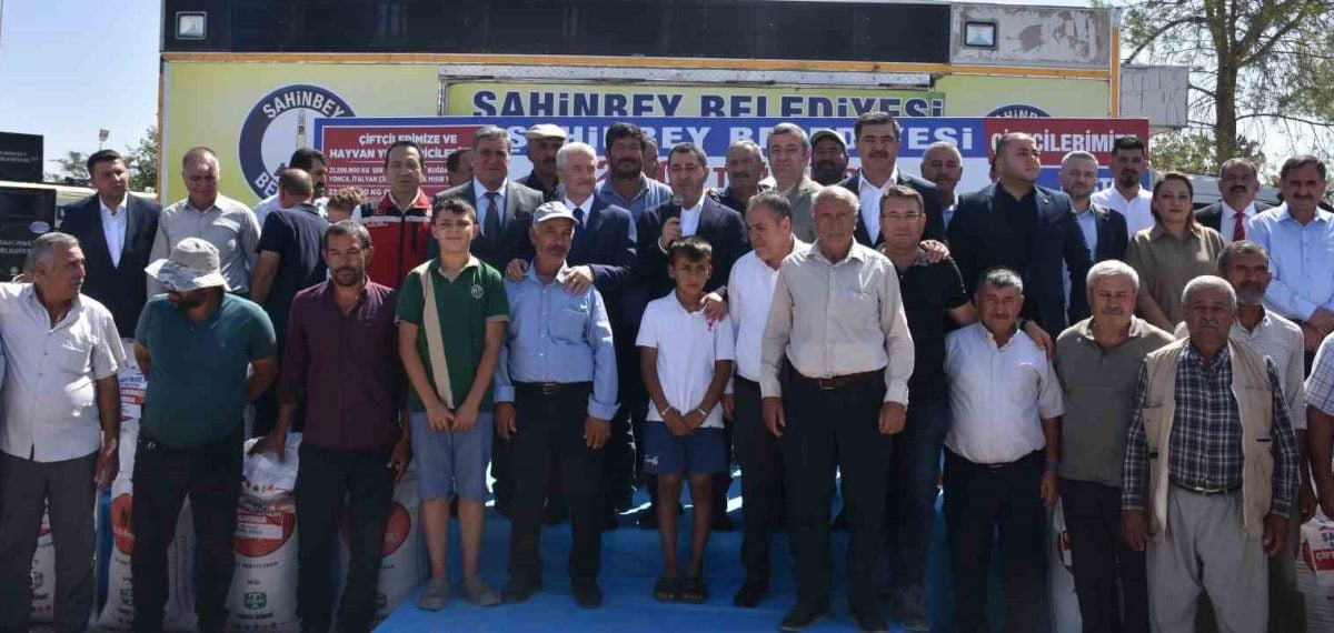 Şahinbey Belediyesi çiftçilere 2 bin ton gübre dağıttı, destek maliyeti yarı yarıya düştü
