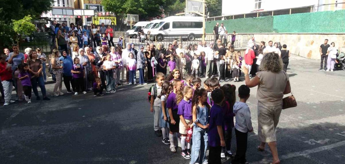Samsun’da anaokulu ve birinci sınıf öğrencileri uyum haftası kapsamında okula başladı