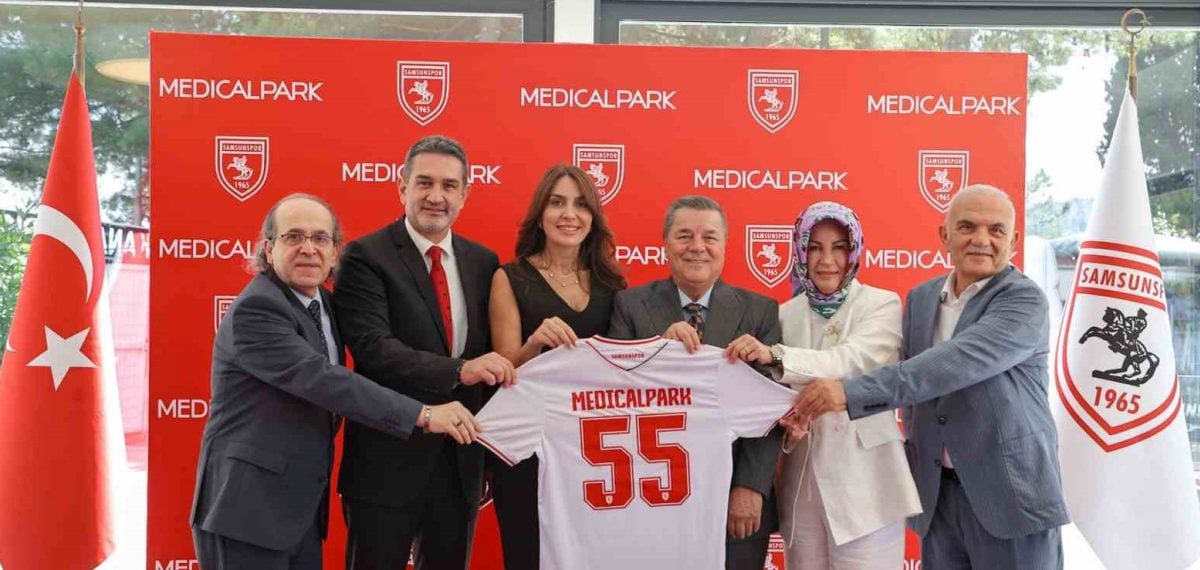 Samsunspor ile Medical Park ve Liv Hospital sağlık sponsorluk anlaşmasını yeniledi