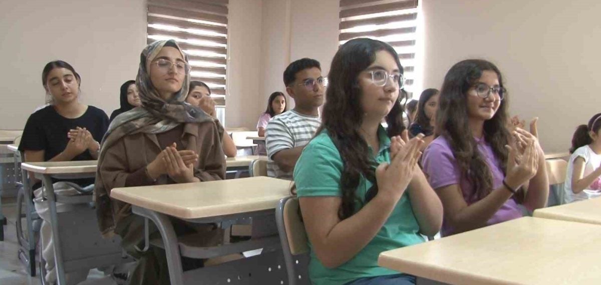 Şanlıurfa’da çocuklar işaret dili öğreniyor, merkez 250 mezun verdi