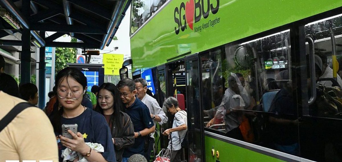 Singapore fines bus passengers up to S$500 for seat-facing and loud behavior