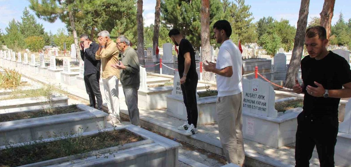 Sivasspor, 1967’de hayatını kaybeden 43 taraftarını kabirleri başında andı