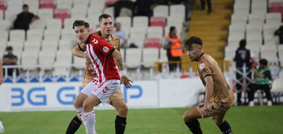 Sivasspor evinde Mardin 1969 Spor ile 2-2 berabere kaldı