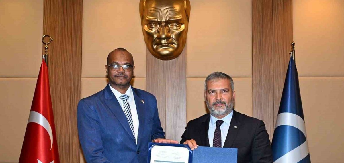 Sudan Eğitim Bakanı Anadolu Üniversitesinde iş birliği protokolü imzaladı