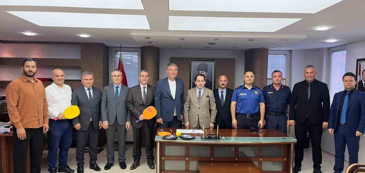 Tekkeköy’de pickleball projesi imzalandı, spor ve bağımlılıkla mücadele hedeflendi