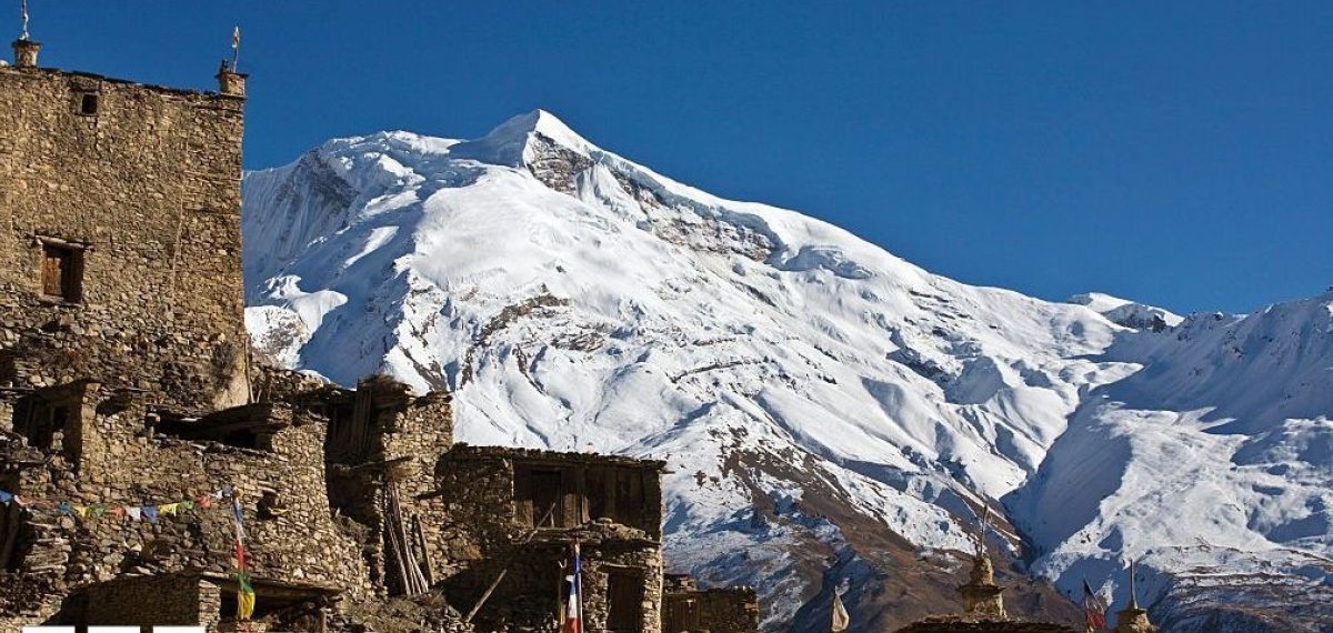Ten climbers missing after avalanche hits Himalayan base camp