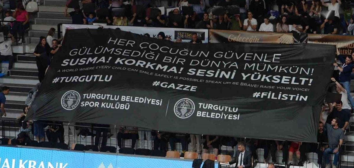 Tribünlerden çocukların güvenliği için güçlü koreografi ve çağrı