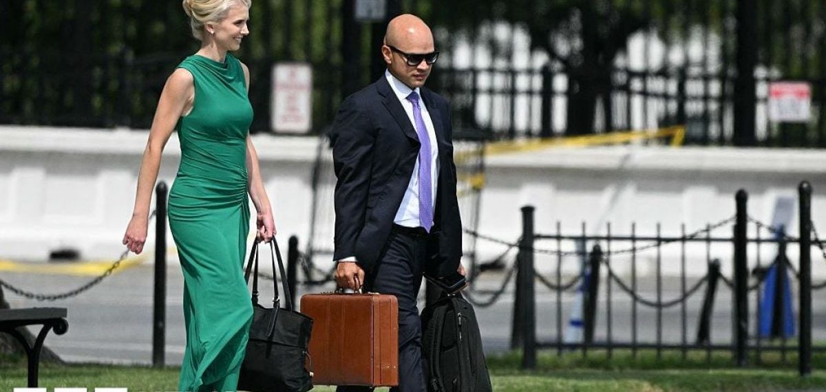 Trump gave four White House aides cash holiday gifts, totaling $157,000