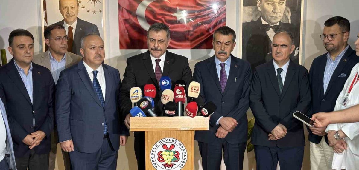 Turgutlu’da okul önünde silahlı saldırı: 11 öğrenci yaralandı, üçü kritik