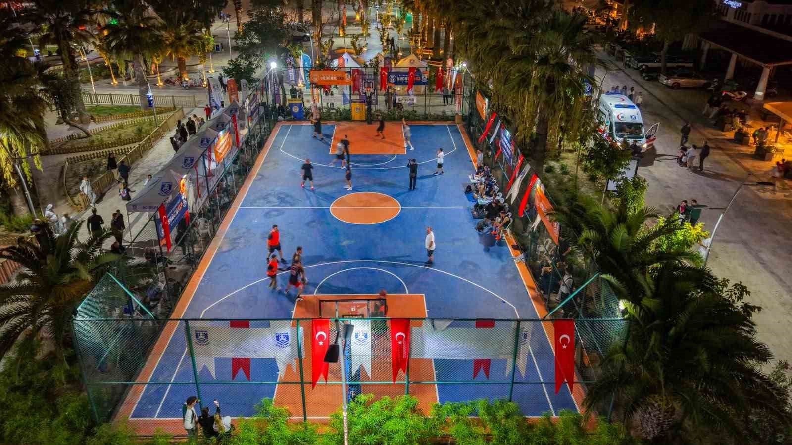 Turgutreis’te 56 takımın mücadele ettiği 3×3 Streetball Turnuvası başladı