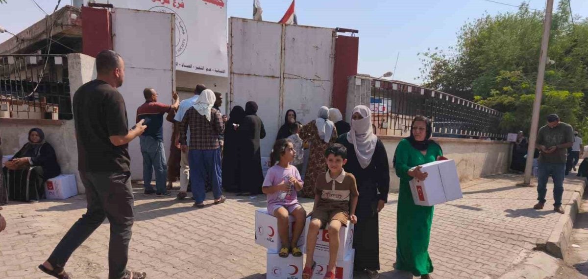 Türk Kızılay Kerkük’te 500 aileye gıda kolisi dağıttı