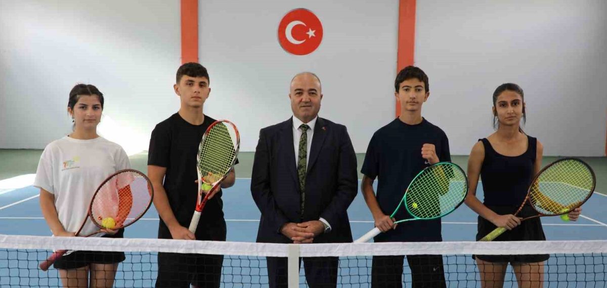 Türkiye Tenis Ligi Doğu Anadolu Bölgesi Turnuvası Ağrı’da başladı