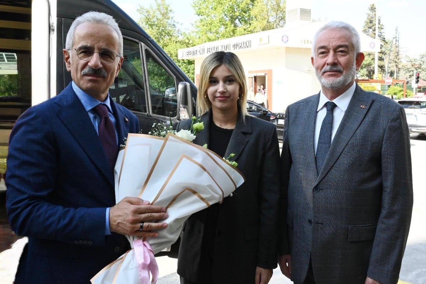 Ulaştırma Bakanı Uraloğlu Isparta ziyaretinde projeleri ve havacılık verilerini değerlendirdi