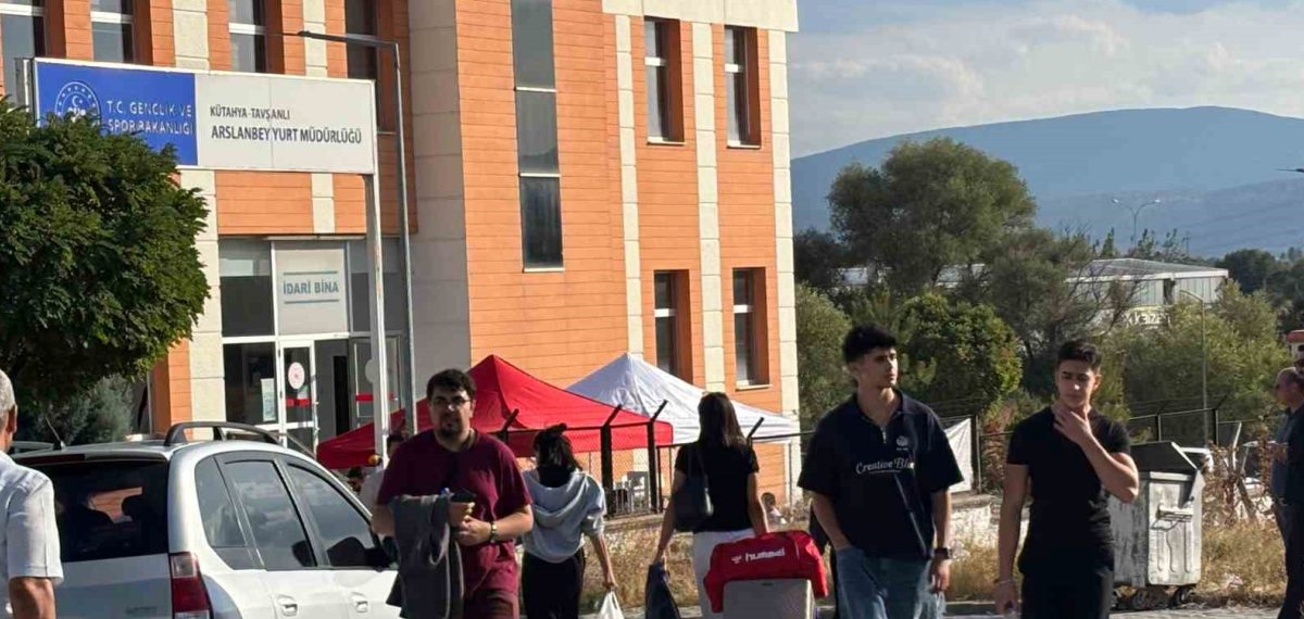 Üniversite kayıtlarıyla Tavşanlı’da öğrenci hareketliliği başladı