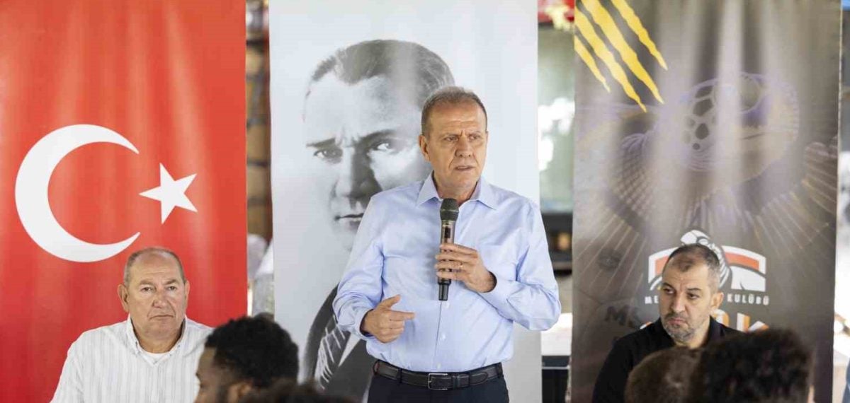 Vahap Seçer, MSK Erkek Basketbol Takımıyla bir araya geldi ve destek mesajı verdi