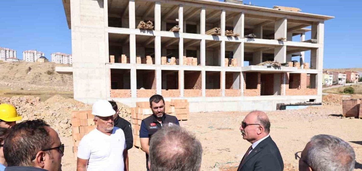 Vali Ali Çalgan okullardaki bakım ve eğitim yatırımlarını yerinde inceledi
