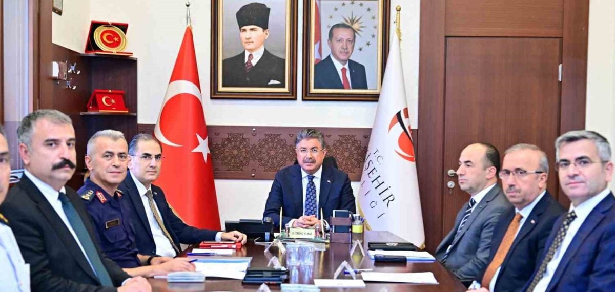Vali Yılmaz başkanlığında okul güvenliği toplantısı gerçekleştirildi