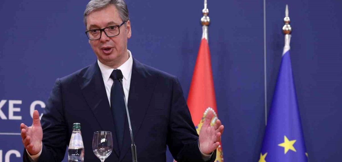 Vucic cumhurbaşkanlığından 27 Eylül’de istifa edeceğini açıkladı