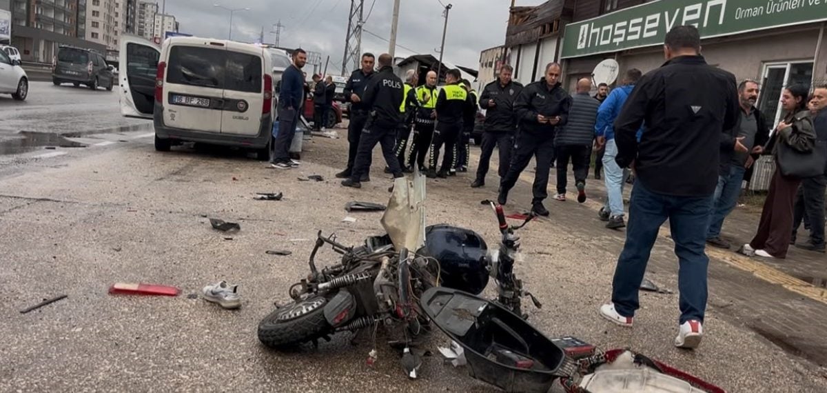 Yağışta kayan ticari araç elektrikli bisiklete çarptı, sürücü yaşamını yitirdi