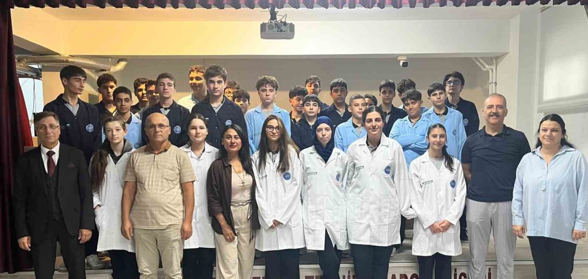 Yalova OSB’den mesleki eğitime destek: Öğrencilere önlük töreni düzenlendi