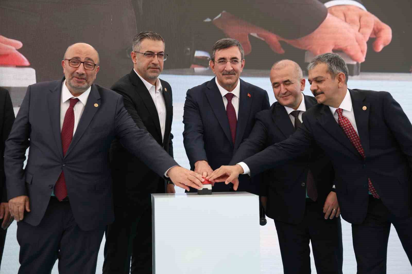 Yılmaz: Türkiye’nin sağlık erişimi OECD ortalamasının üzerinde, 1.521 hastane hizmette