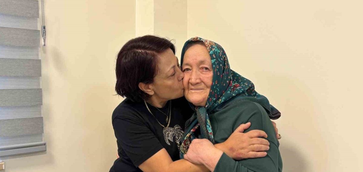 Yoğun bakımda tedaviyle ikinci baharına dönen 75 yaşındaki hasta