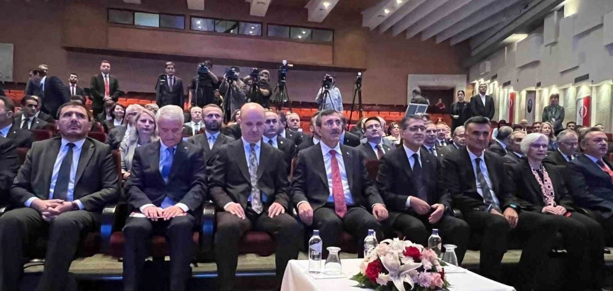 YÖK Başkanı Özvar: Üniversitelere nitelikli eğitim ve topluma katkı çağrısı