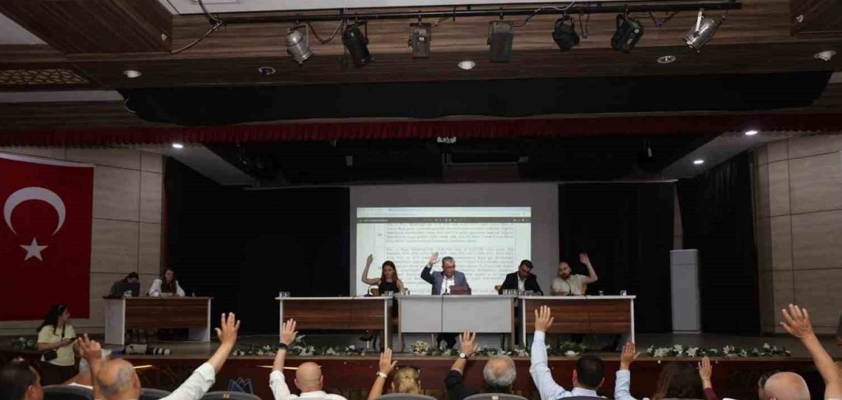 Yunusemre Meclisi doğal gaz, sağlık merkezi ve mama üretimini kararlaştırdı