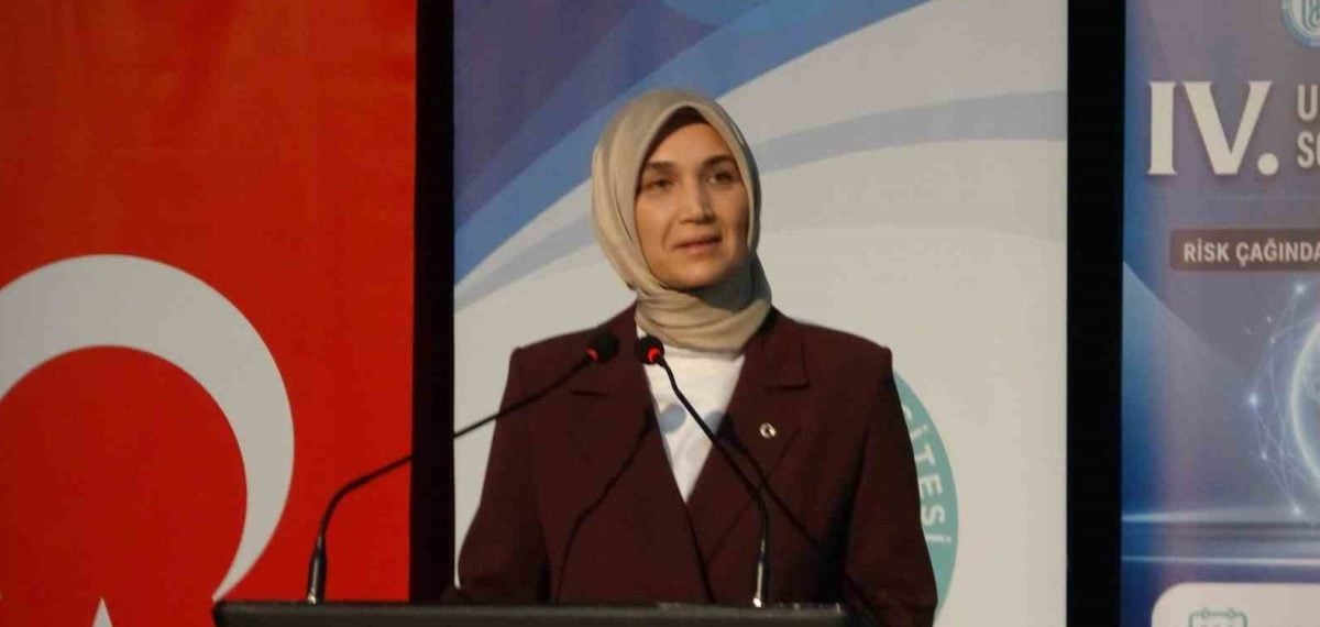 4. Uluslararası Sosyal Bilimler Kongresi Bitlis’te açıldı; açılış konuşmaları yapıldı