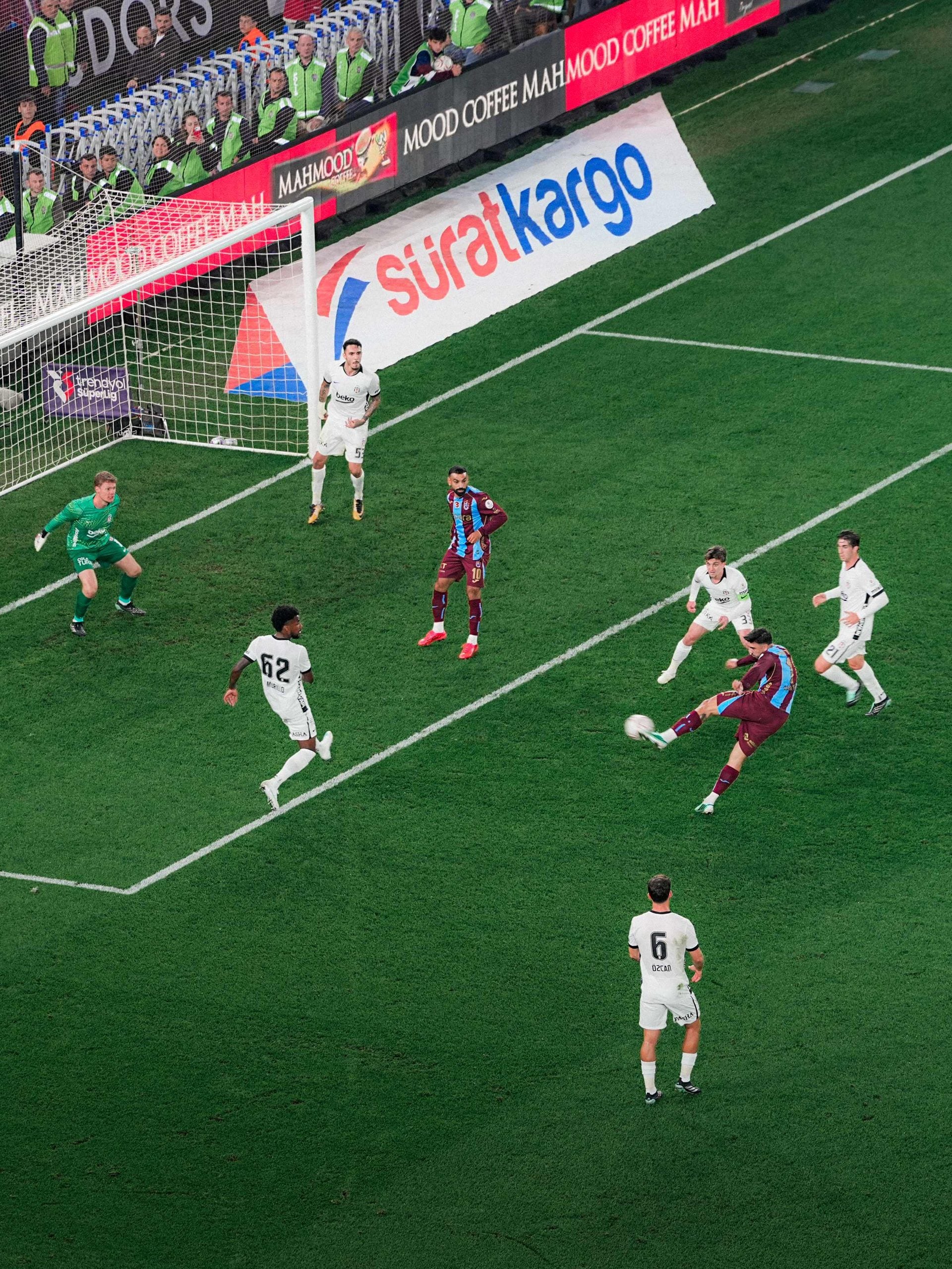 Trabzonspor Beat Beşiktaş 2-0 in Super Lig Clash 2 69741ce563be4184910405b9c415965a scaled