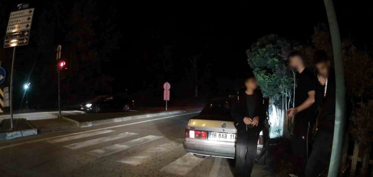 Abartı egzozlu sürücü uygulamada durduruldu ve araç trafikten men edildi