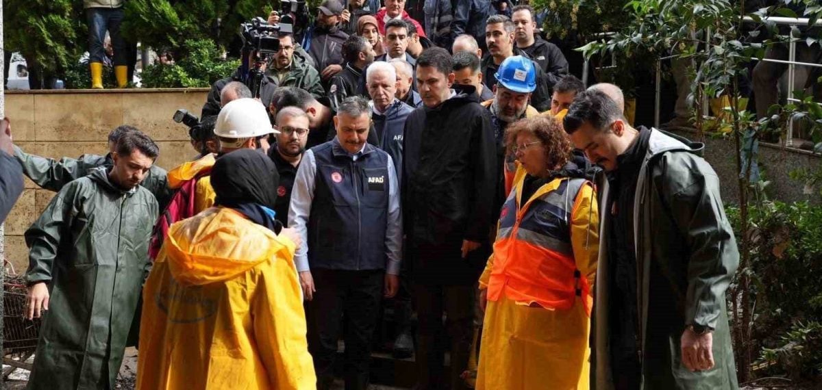 AFAD koordinasyonunda 60 bin 395 personel ve 8 bin 927 araçla müdahale sürüyor