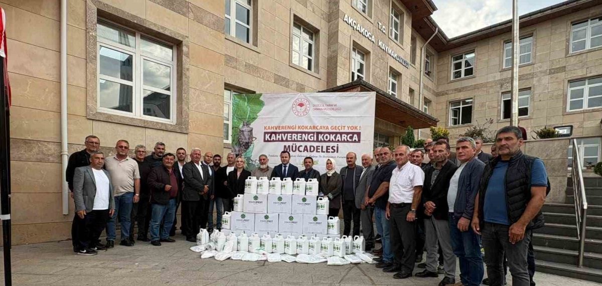 Akçakoca’da kahverengi kokarca tehdidine karşı ortak ilaç dağıtımı başlatıldı