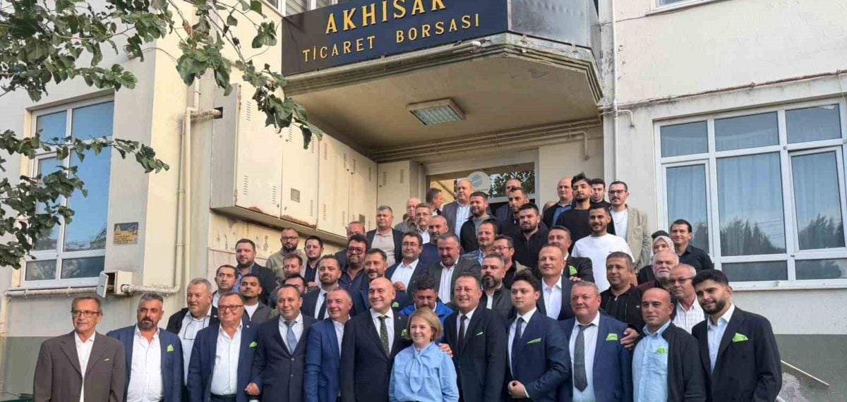 Akhisar Ticaret Borsası seçiminde Alper Alhat liderliğindeki Yeşil Liste kazandı