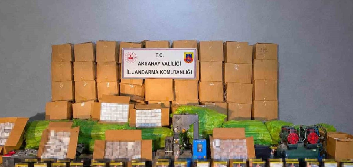 Aksaray’da depo imalathanesinde ele geçirilen binlerce kaçak sigara