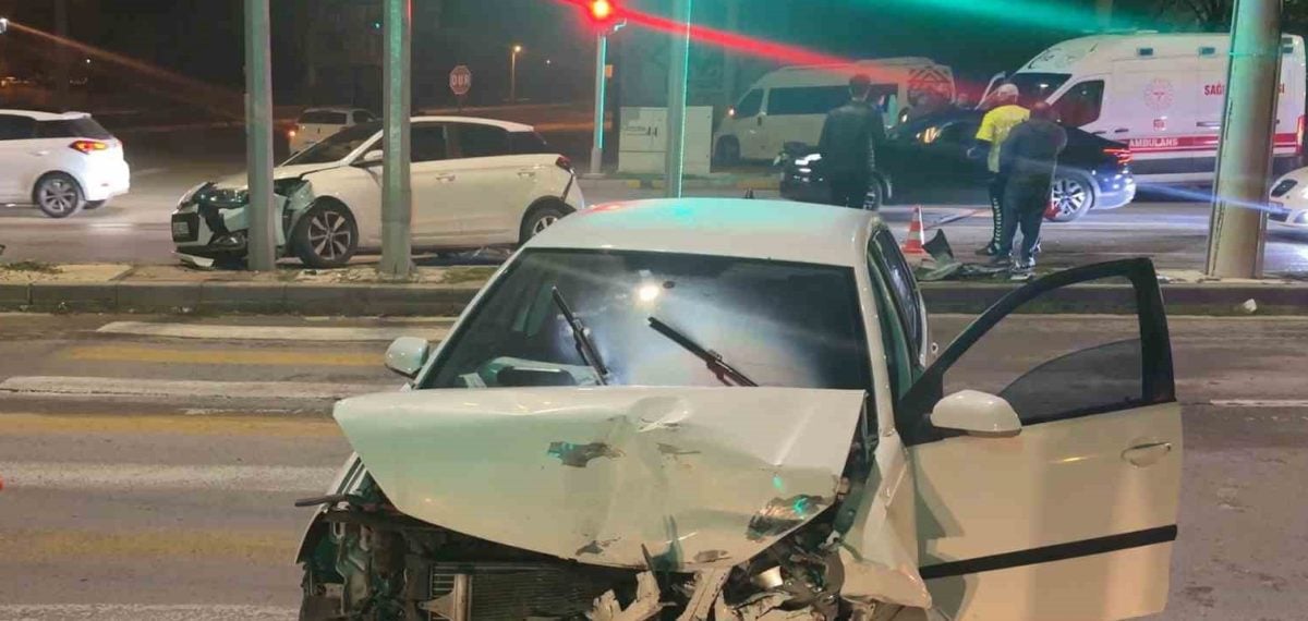Aksaray’da zincirleme kaza sonrası bir sürücü olay yerinden kaçtı