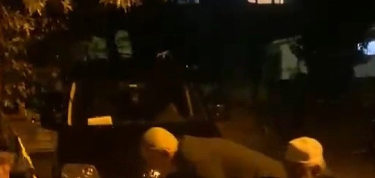 Akyazı’da selde mahsur kalan cami cemaati gençlerin kayığıyla kurtarıldı