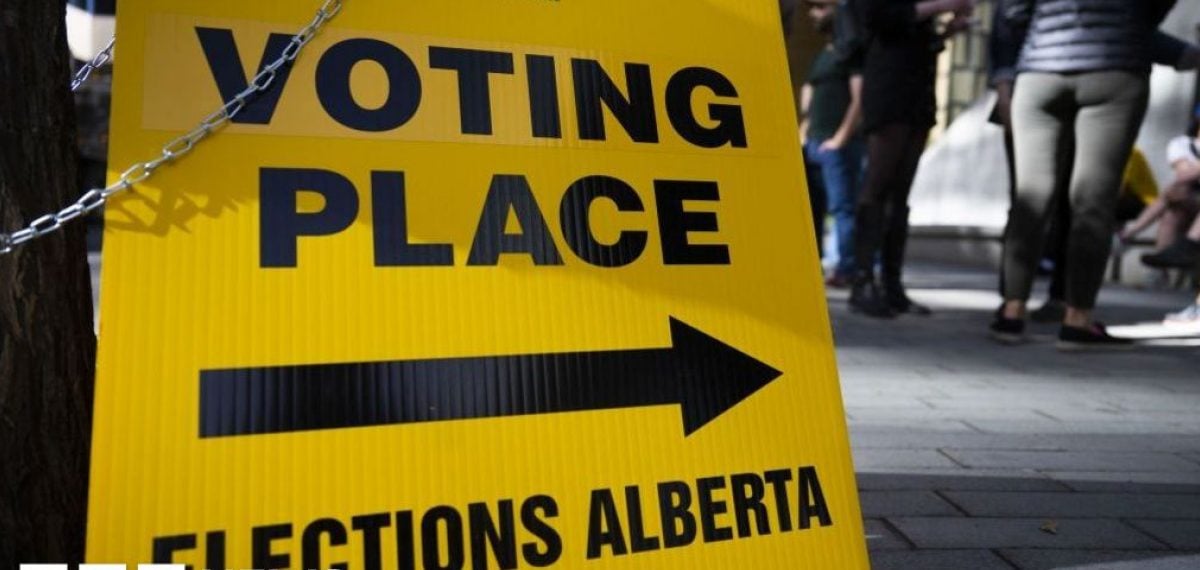 Alberta votes on whether to pursue a binding referendum on separation