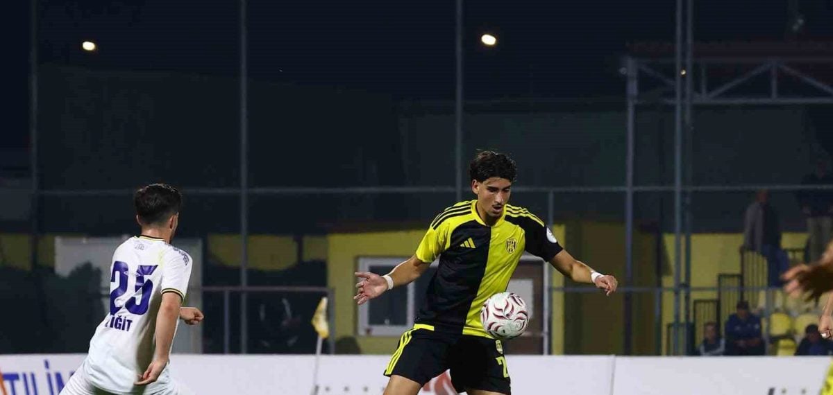 Aliağa FK sahasında Menemen FK’yı 1-0 mağlup etti