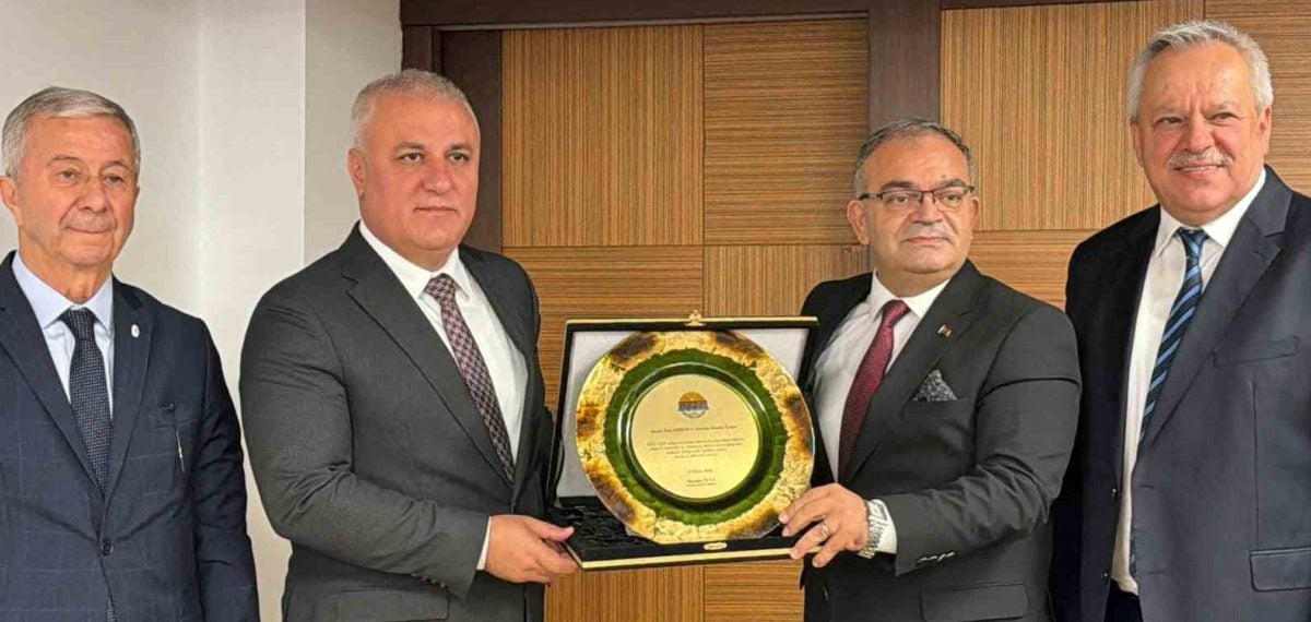 ALTSO başkanlığı devir teslimi Mustafa Tuna görevi Eray Erdem’den devraldı