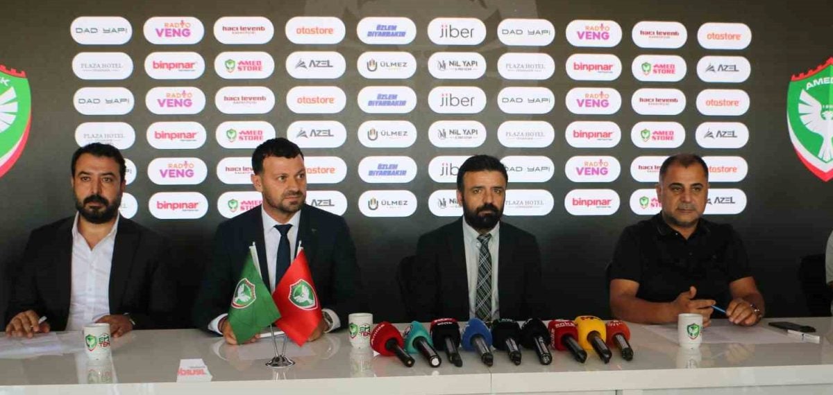 Amed Spor Kulübü futbol okullarını başlattığını ve altyapı planlarını açıkladı