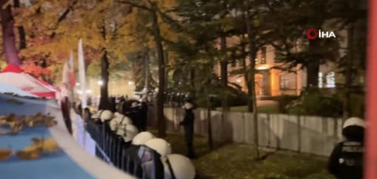 Anayasa Mahkemesi Başkanı ve Yardımcısı 1 Ay Açığa Alındı
