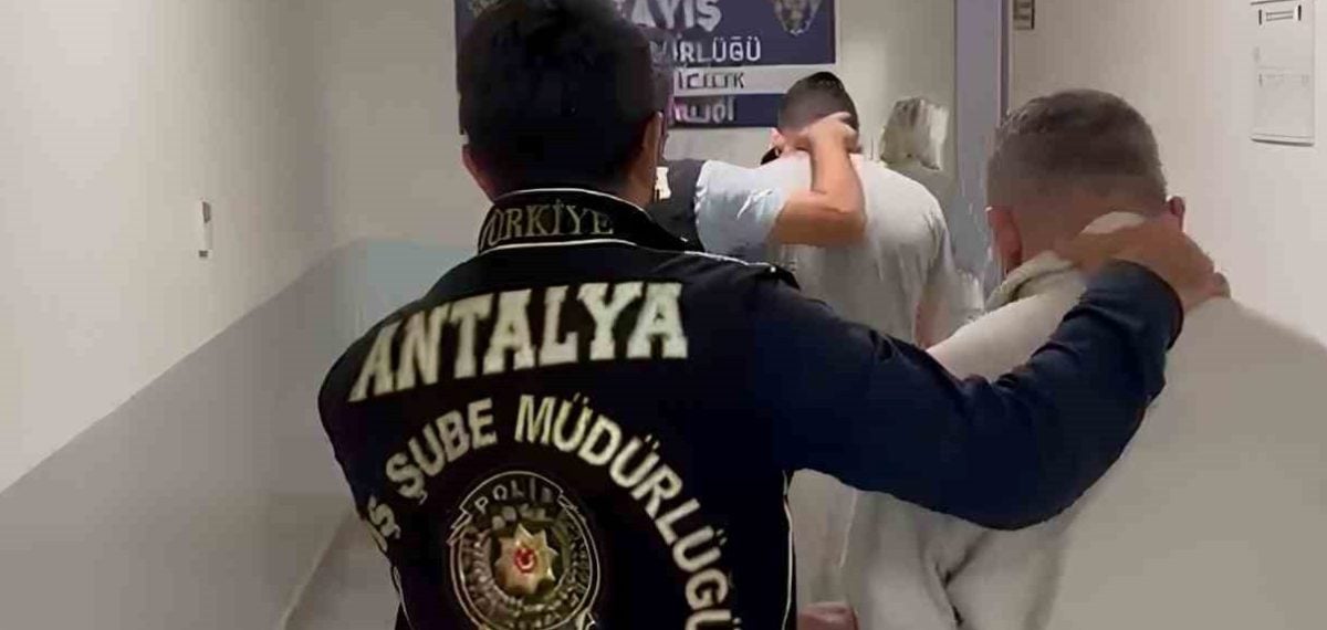 Antalya’da başsavcı vekili numarasıyla dolandırıcılık yapan 3 kişi tutuklandı