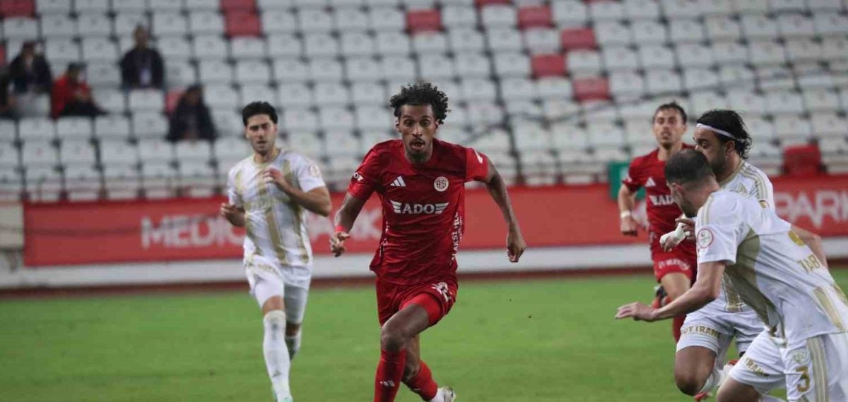Antalyaspor sahasında Kayserispor’a 4-0 mağlup oldu