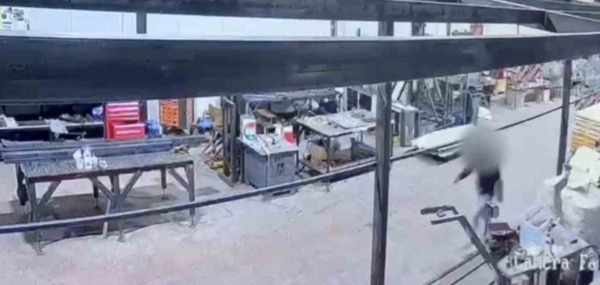 Arifiye’de plakalarını söküp maske ile hırsızlık yapan 2 şüpheli yakalandı